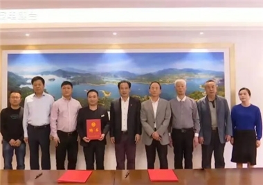 YTH游艇会科技‖捐赠100万元，助力教育发展，践行社会责任使命